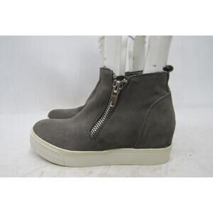 Steve Madden Womens Sz 6.5 Gray Suede Ankle Fashion Boot Bootie